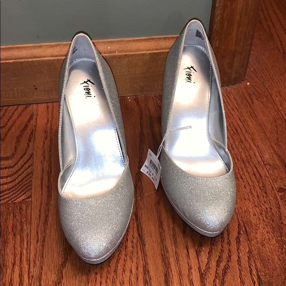 STUNNING silver sparkly high heels! BRAND NEW!